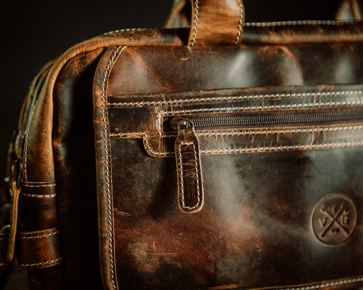 The “Lewis” Buffalo Leather Messenger Bag - Vintage Gentlemen
